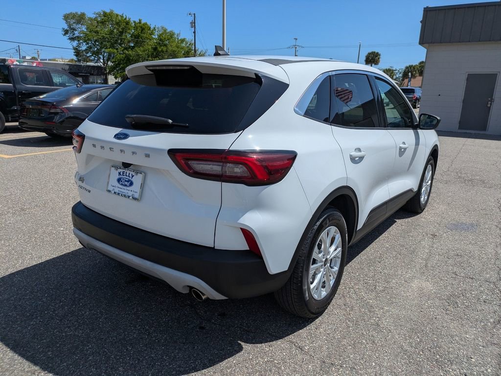 Certified 2023 Ford Escape Active w/ Cold Weather Package image 5