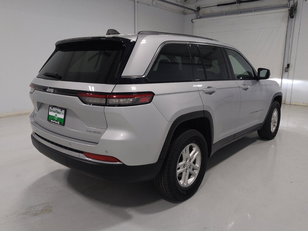 Used 2023 Jeep Grand Cherokee Laredo AWD/4WD image 9