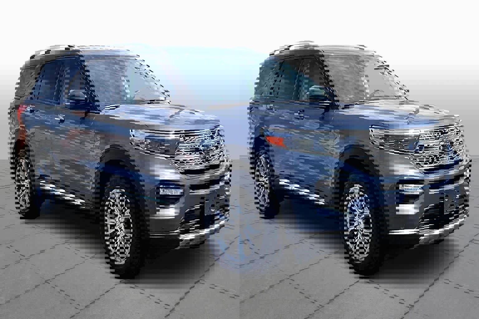 Used 2021 Ford Explorer Limited image 3