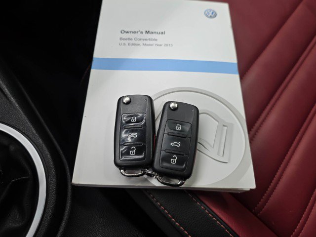 Used 2013 Volkswagen Beetle 2.0T FWD image 37