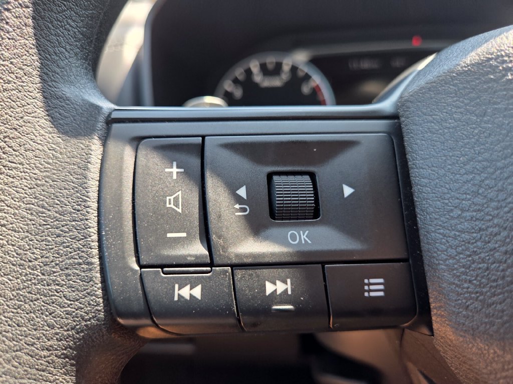 Used 2026 Nissan Rogue S FWD image 13