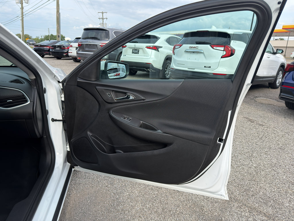 Used 2024 Chevrolet Malibu LS w/ Driver Confidence Package FWD image 19