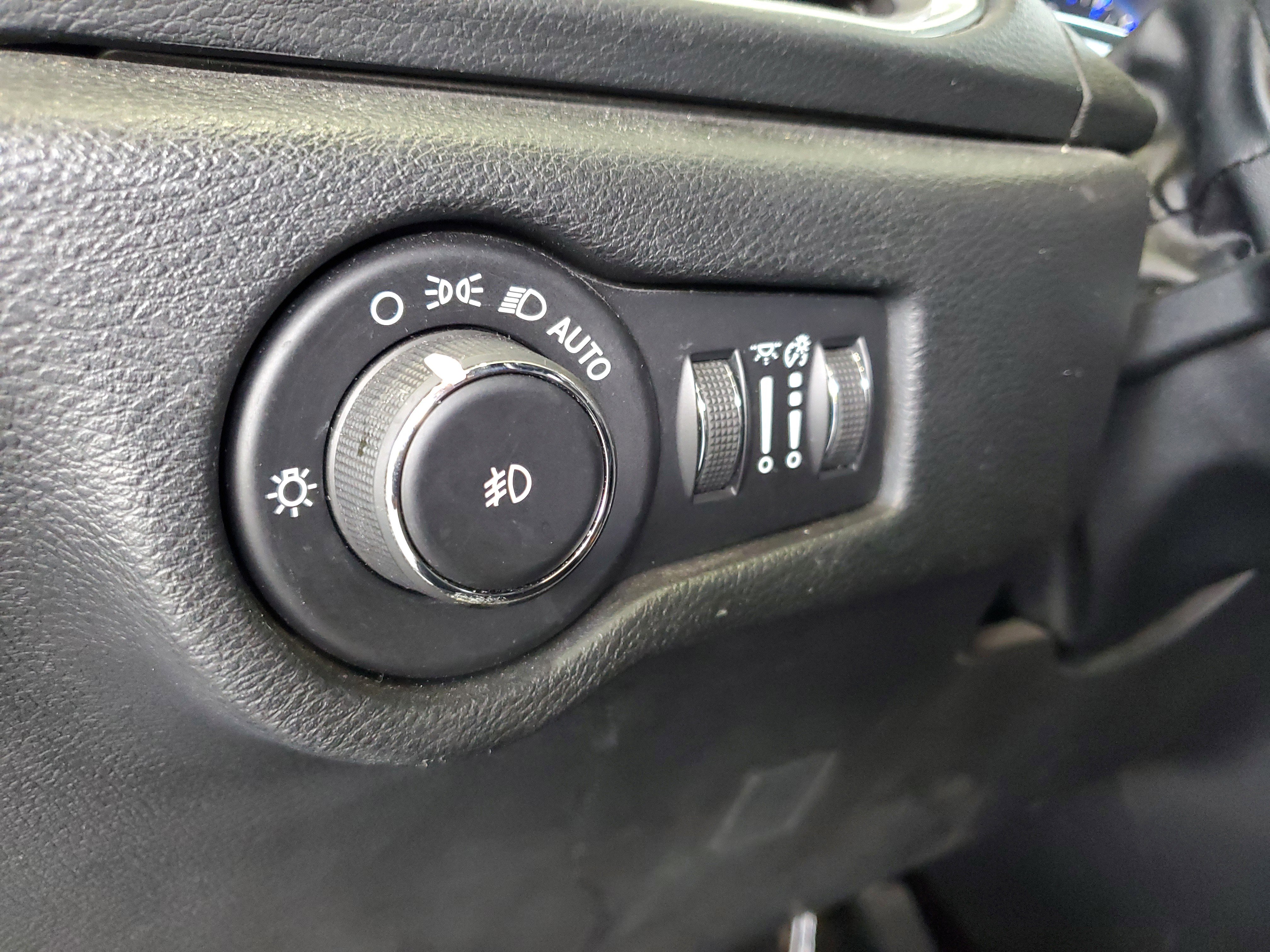 Used 2019 Chrysler Pacifica Touring Plus w/ S Appearance Package FWD image 21