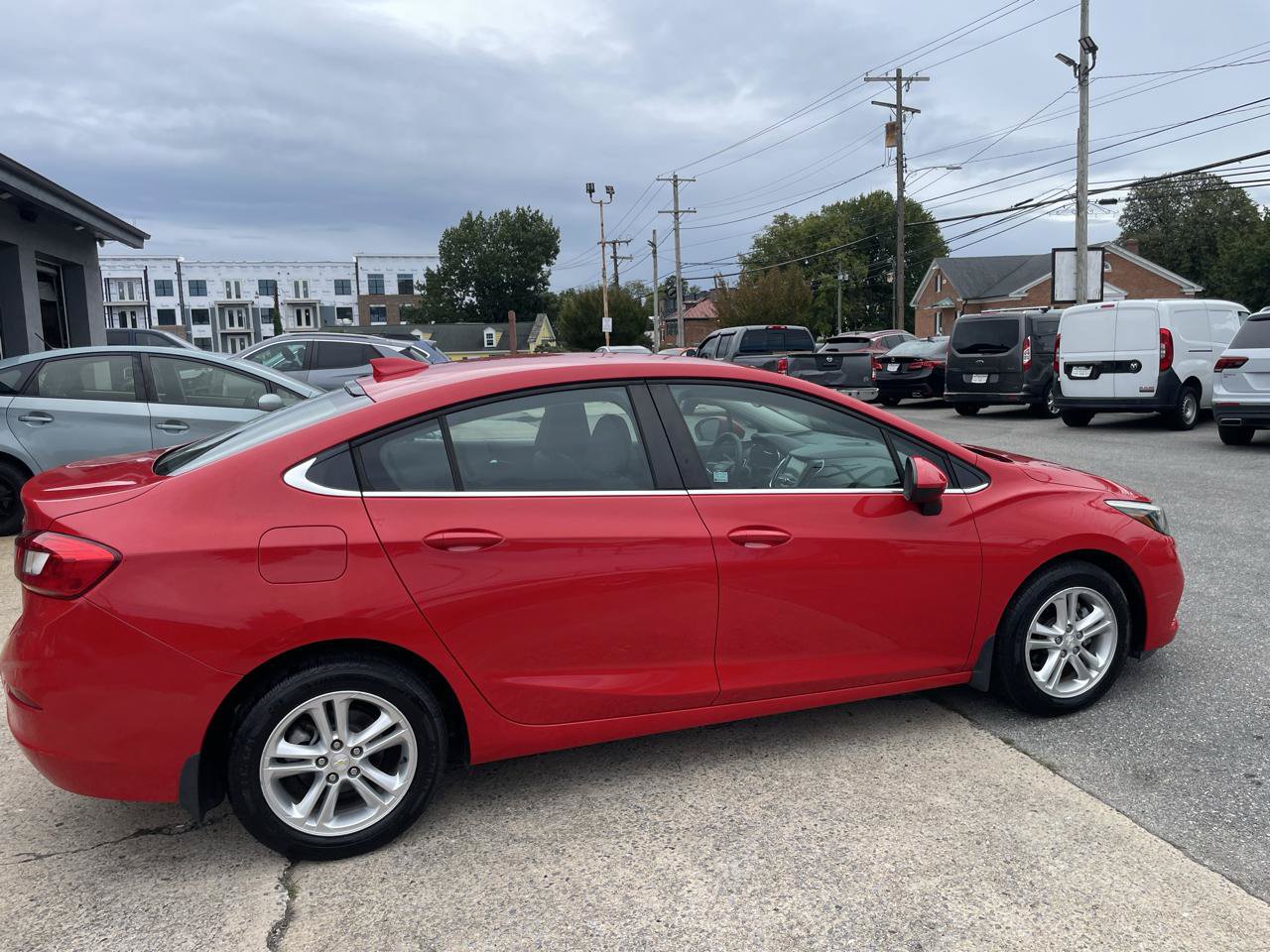 Used 2018 Chevrolet Cruze LT FWD image 16
