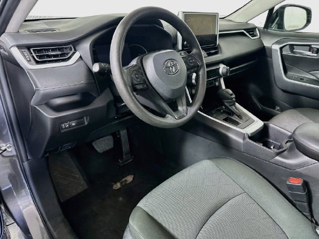 Used 2025 Toyota RAV4 XLE FWD image 11