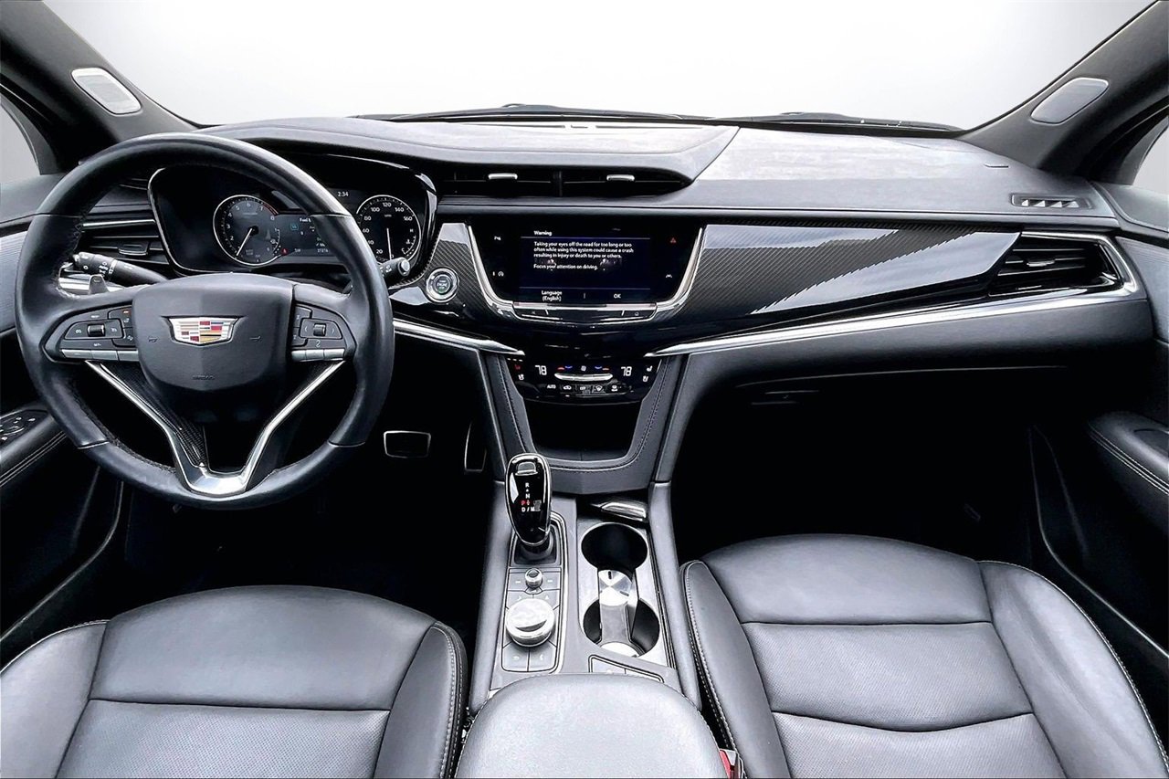 Used 2024 Cadillac XT6 Sport image 15