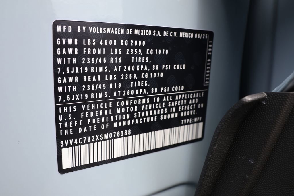 Used 2025 Volkswagen Taos SEL image 40