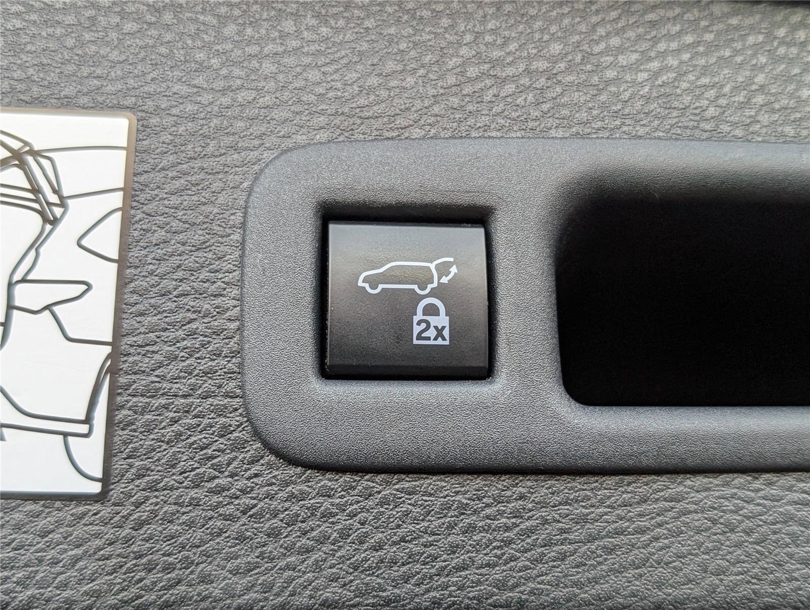 Used 2024 Toyota Sienna XSE w/ XSE Plus Package image 15