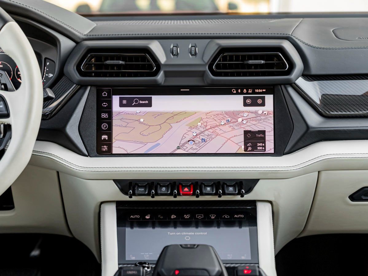 Used 2025 Lamborghini Urus SE image 17