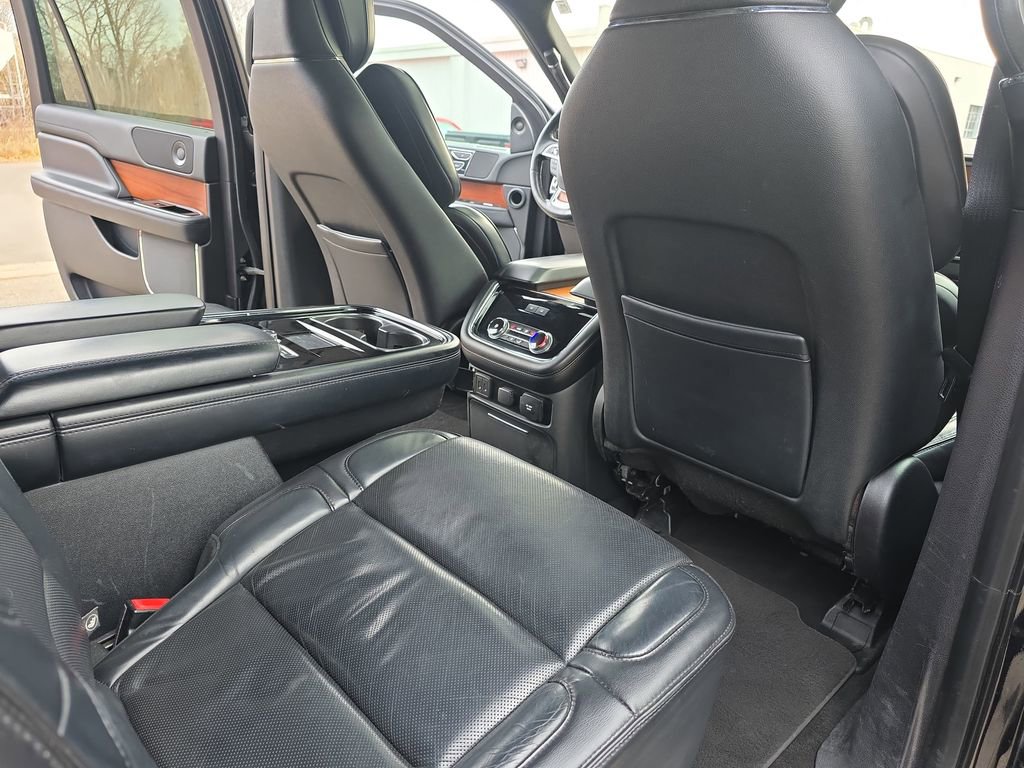 Used 2019 Lincoln Navigator L Reserve AWD/4WD image 11