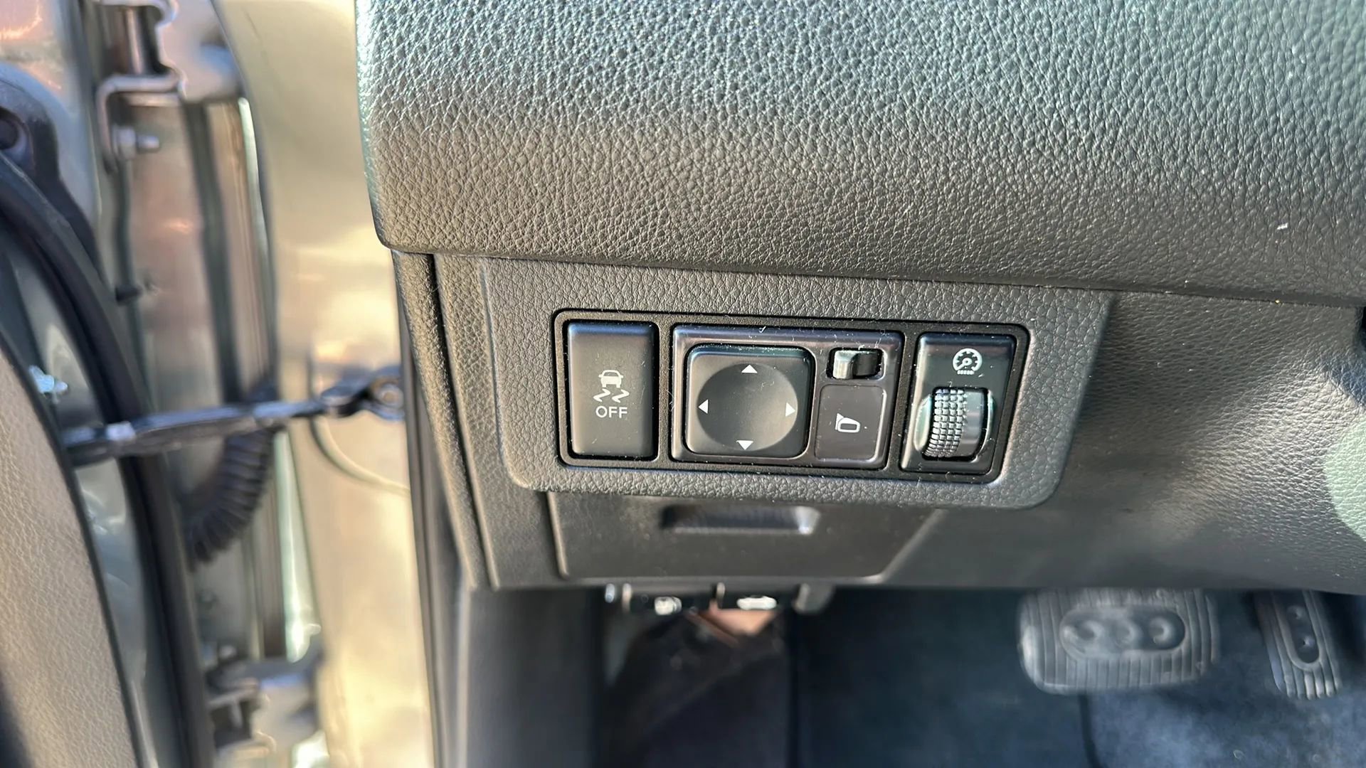 Used 2012 Nissan Versa 1.8 S w/ Plus Pkg image 14