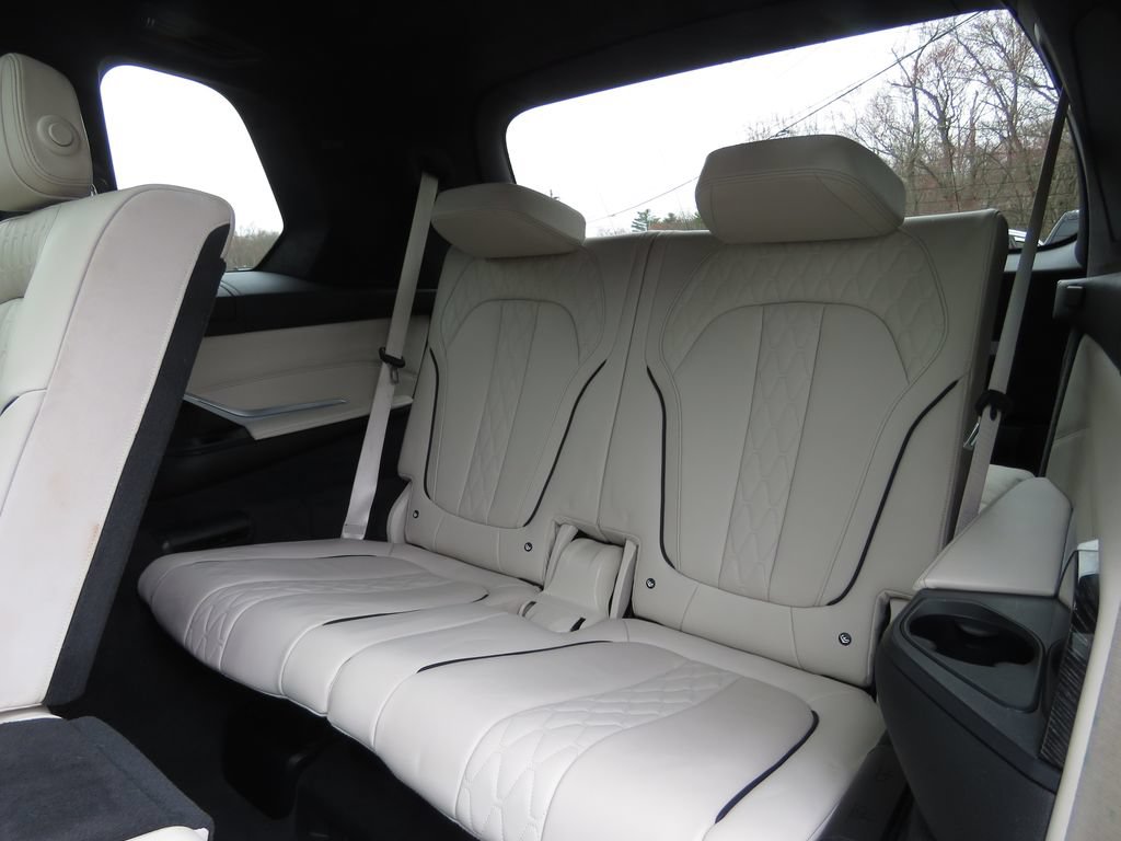 Used 2019 BMW X7 xDrive50i w/ M Sport Package AWD/4WD image 22