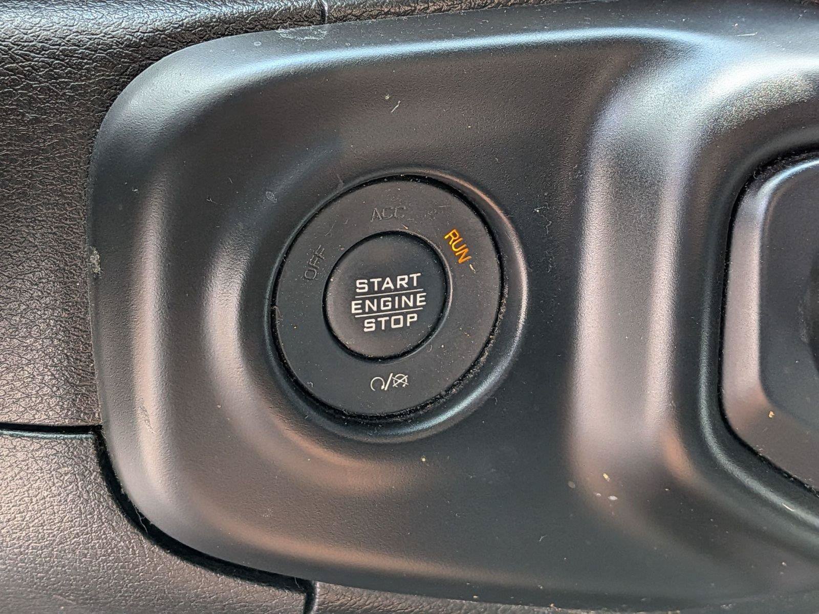 Used 2019 Jeep Wrangler Sport AWD/4WD image 16
