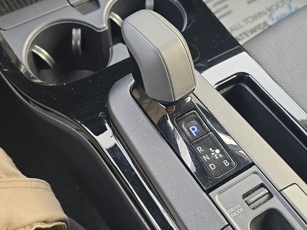 Used 2024 Toyota Prius LE image 25