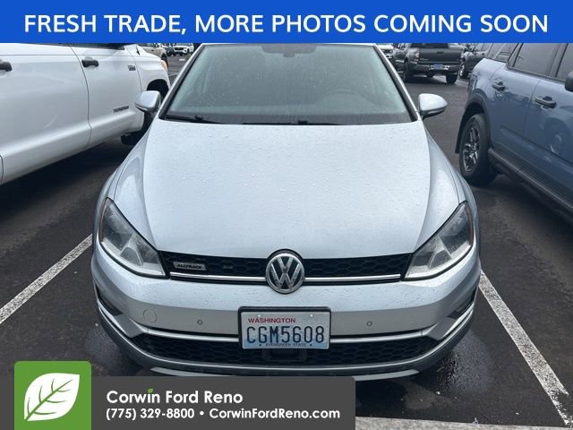 Used 2017 Volkswagen Golf Alltrack SE AWD/4WD image 2