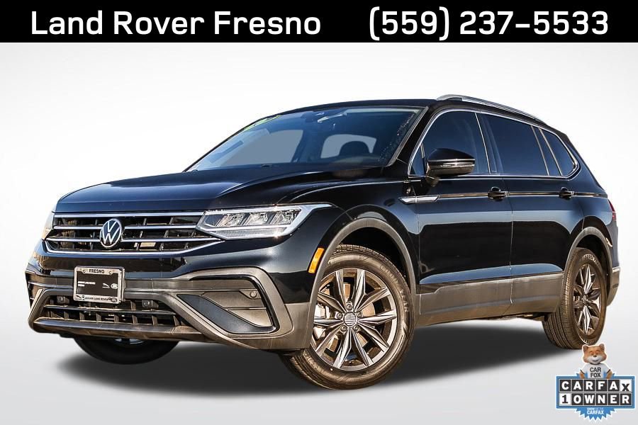 Used 2023 Volkswagen Tiguan SE w/ Panoramic Sunroof Package