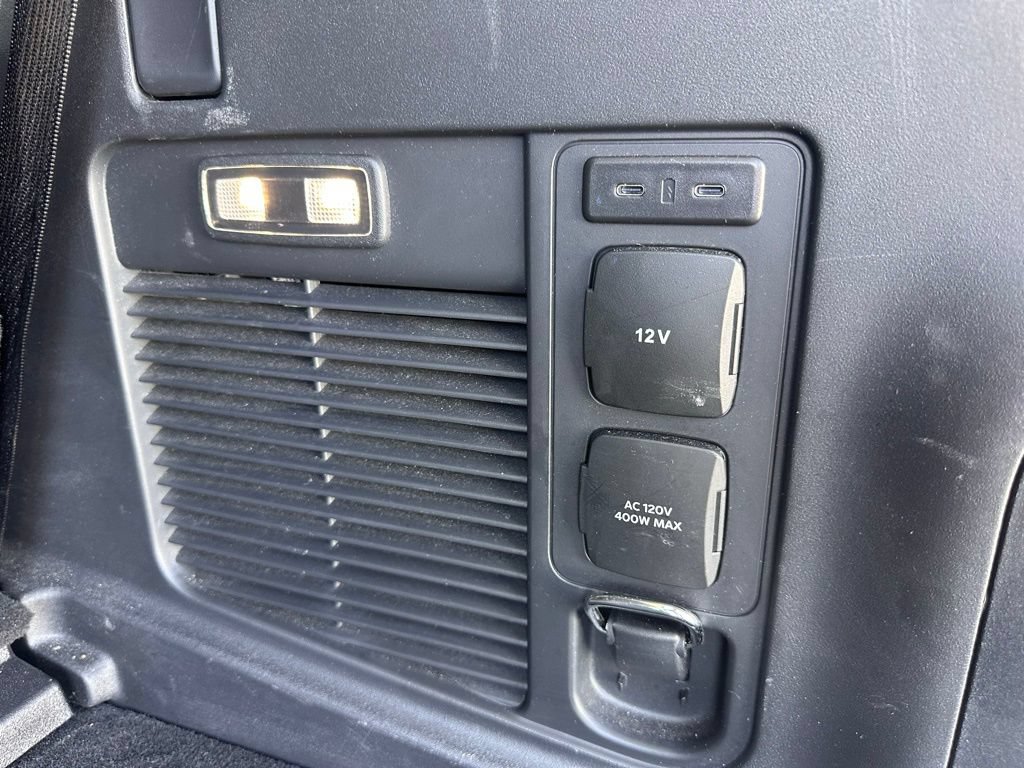 Used 2025 Ford Expedition Active AWD/4WD image 46