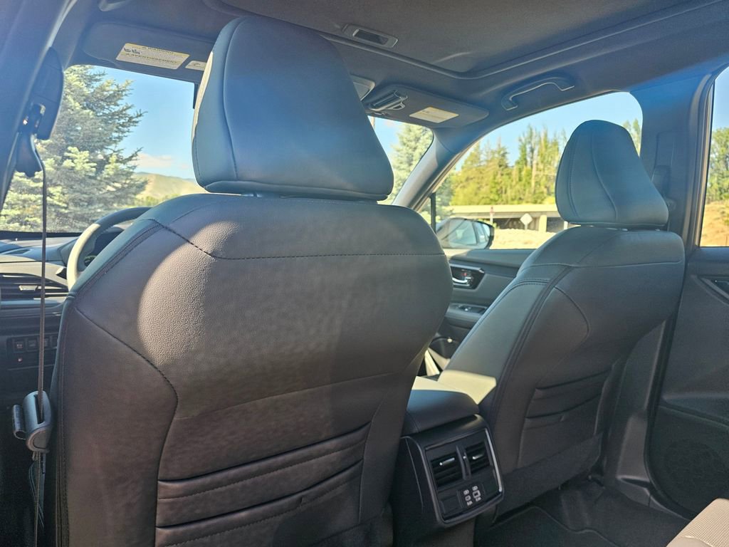 Used 2025 Subaru Forester Limited AWD/4WD image 15
