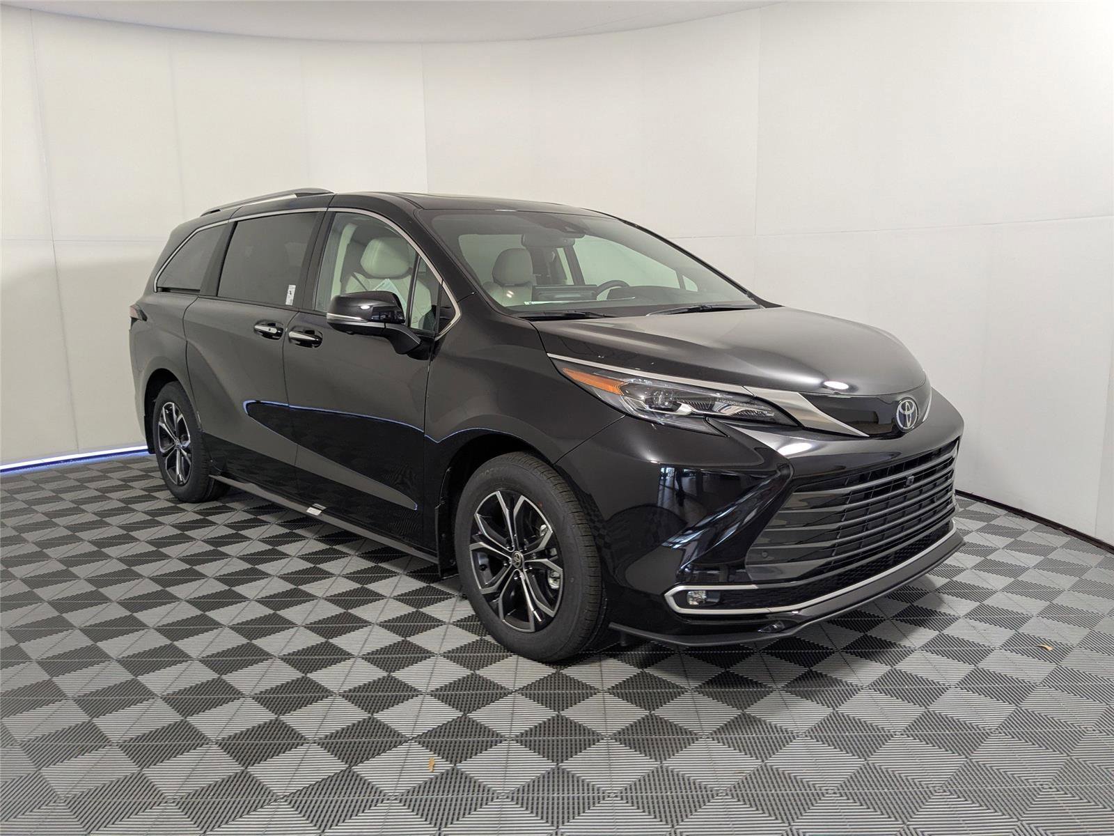 New 2026 Toyota Sienna Platinum image 3