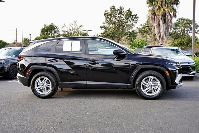 Certified 2025 Hyundai Tucson SE image 7