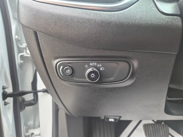Used 2024 Chevrolet Equinox LT FWD image 18