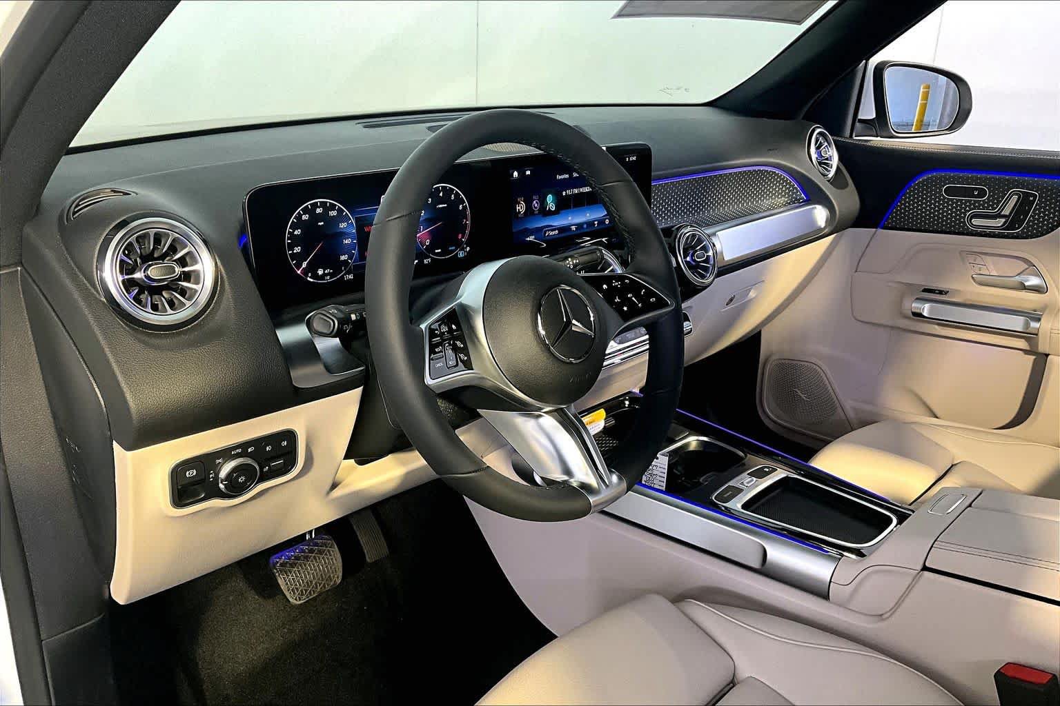 New 2026 Mercedes-Benz GLB 250 4MATIC image 9
