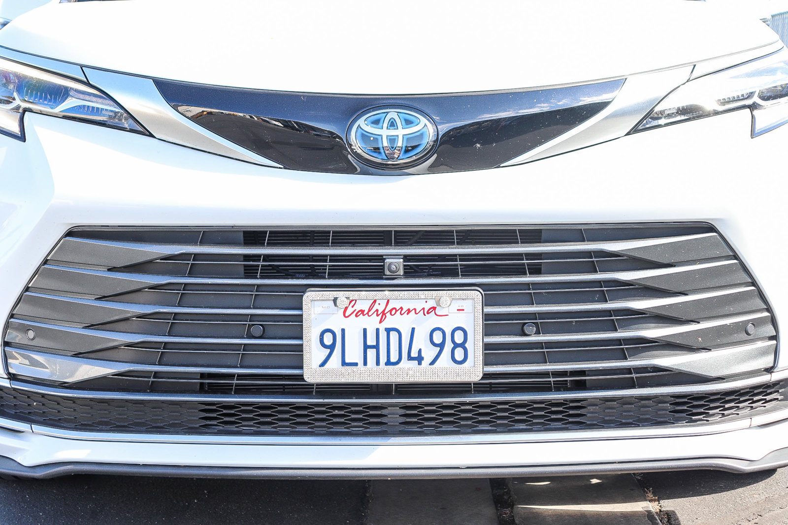 Used 2024 Toyota Sienna Platinum FWD image 6