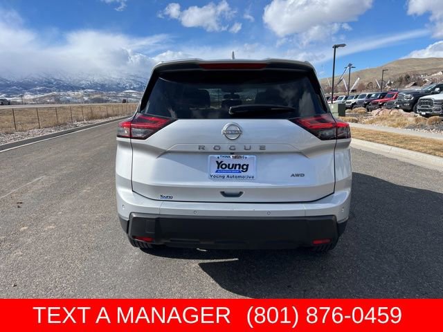 Used 2025 Nissan Rogue SV AWD/4WD image 5