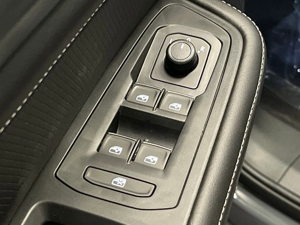 New 2026 Volkswagen Atlas Cross Sport SE image 18