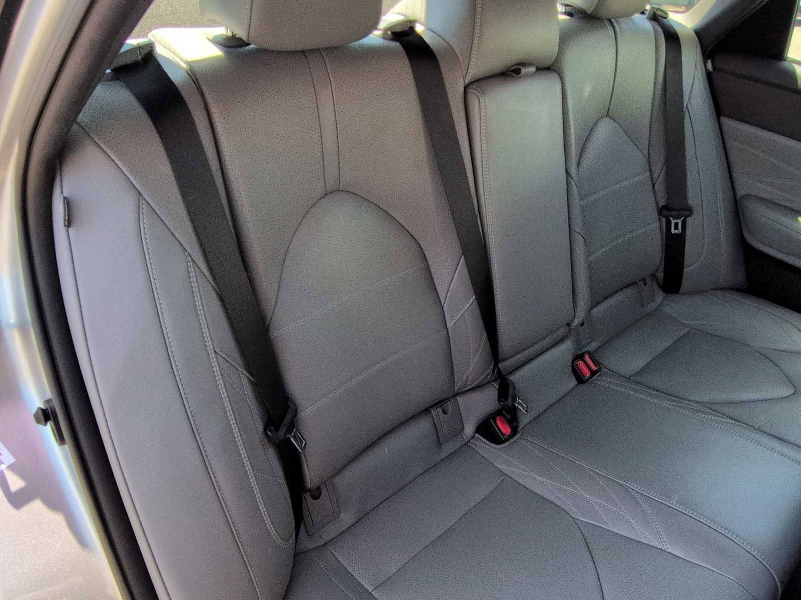 Used 2020 Toyota Avalon Limited w/ All Weather Liner Package FWD image 27