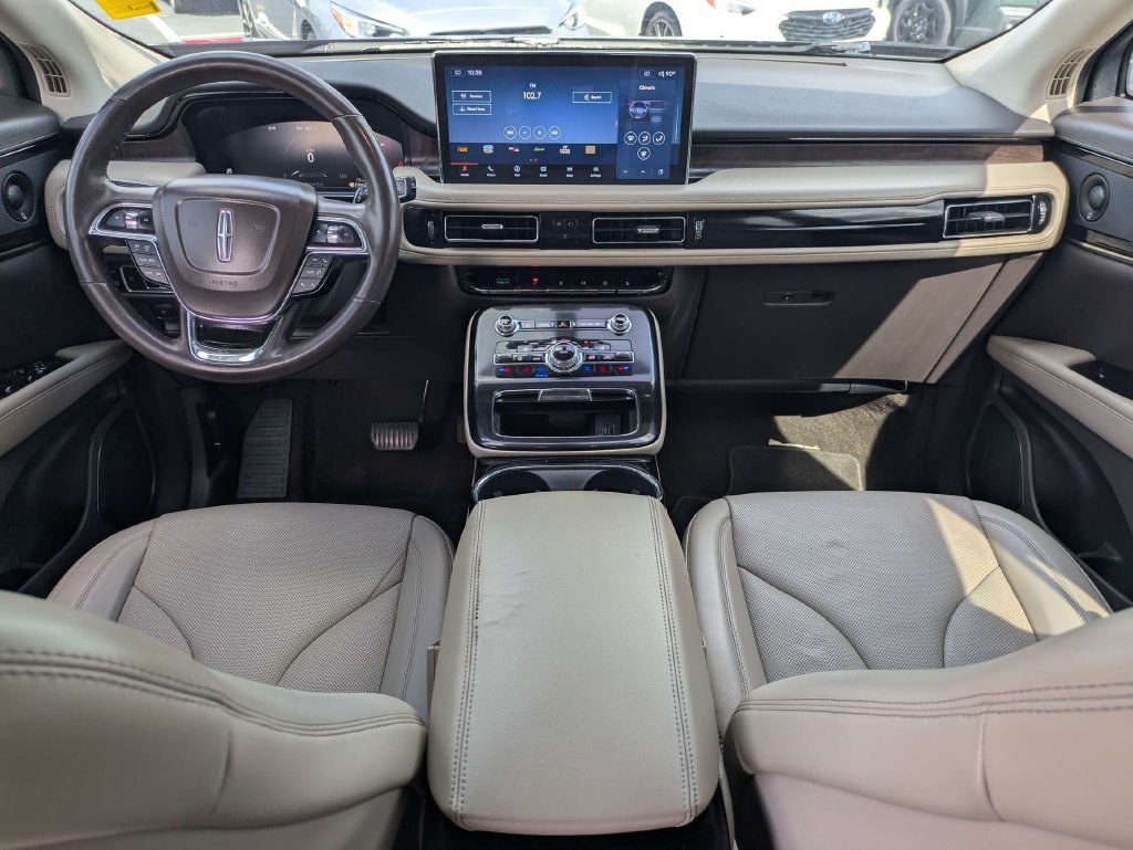 Used 2022 Lincoln Nautilus Reserve w/ Luxury Package FWD image 2