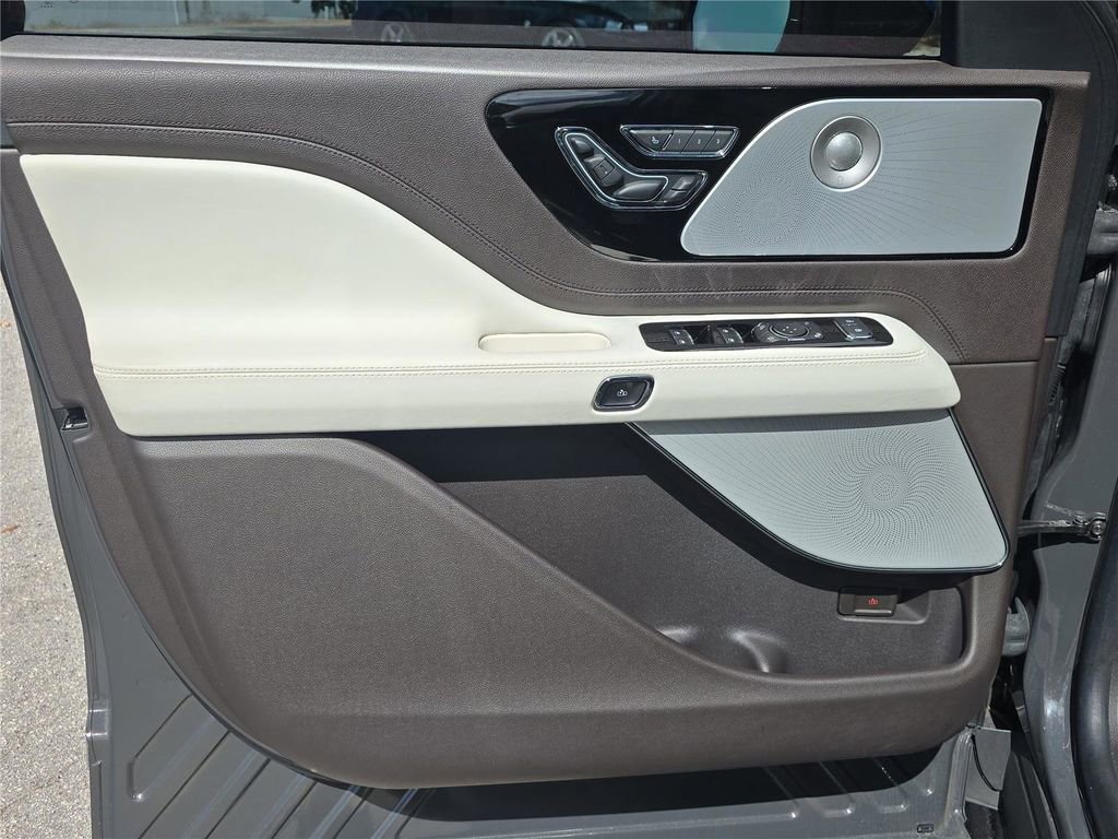 Used 2023 Lincoln Aviator Black Label image 14