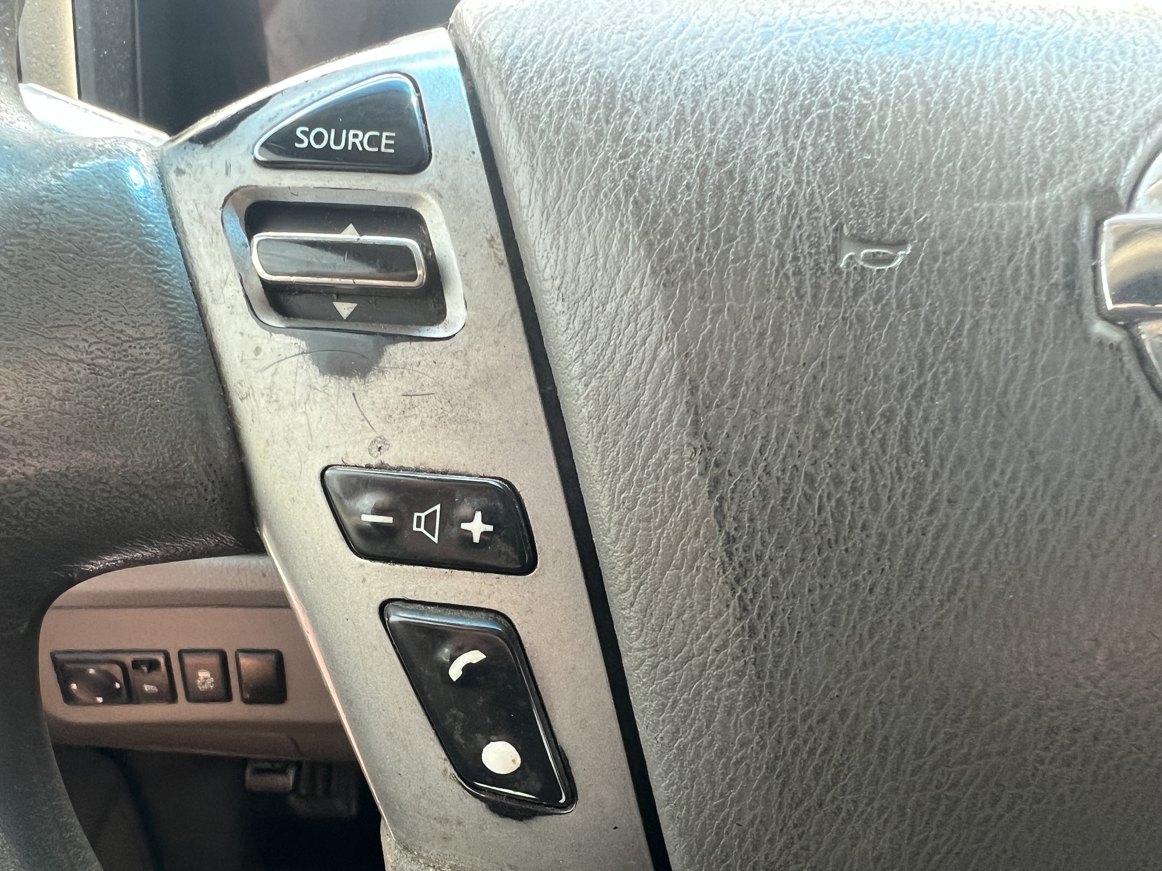 Used 2013 Nissan NV 2500 SV w/ Technology Pkg RWD image 22