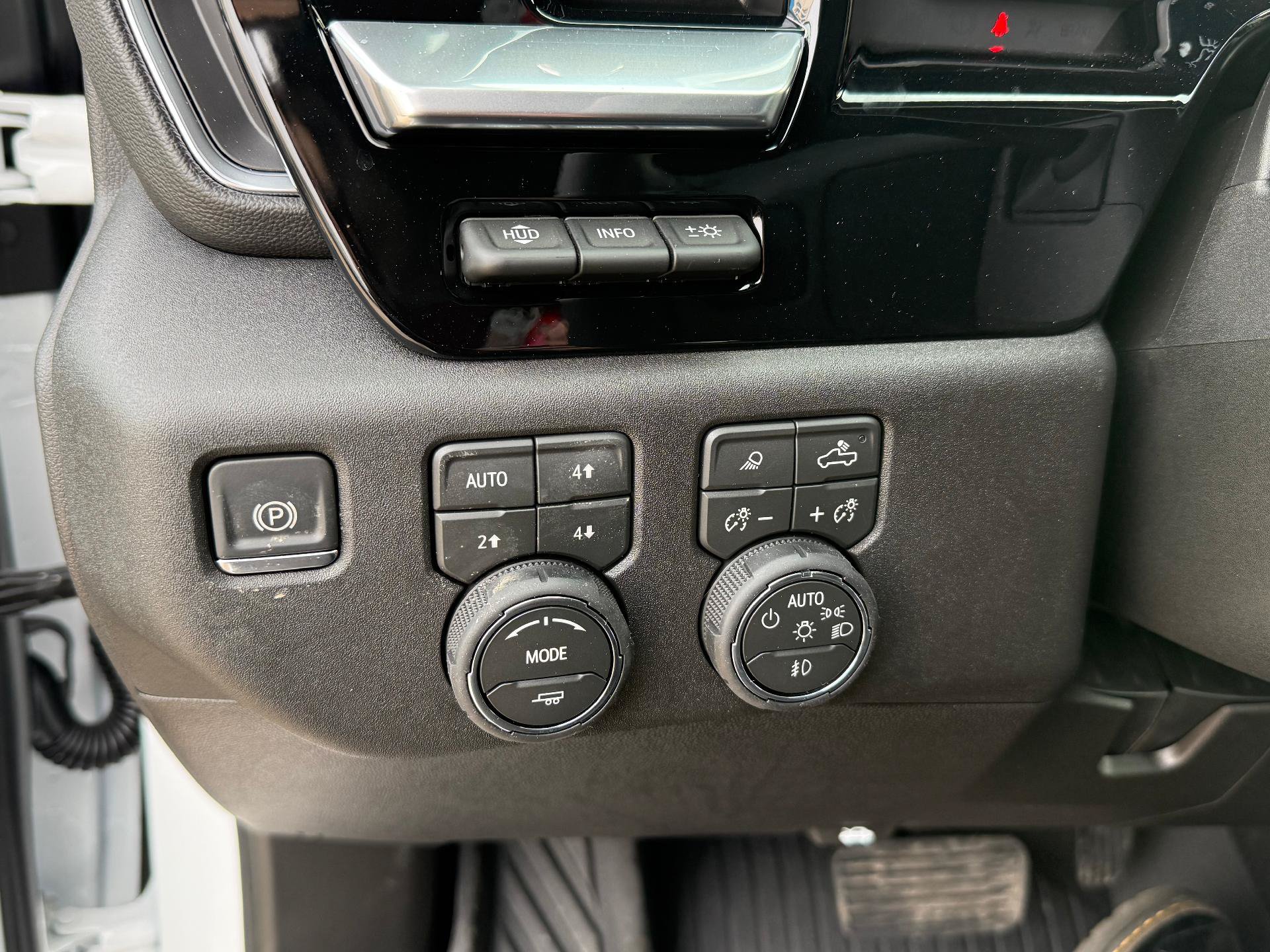 New 2026 Chevrolet Silverado 2500 LTZ w/ LTZ Premium Package AWD/4WD image 18