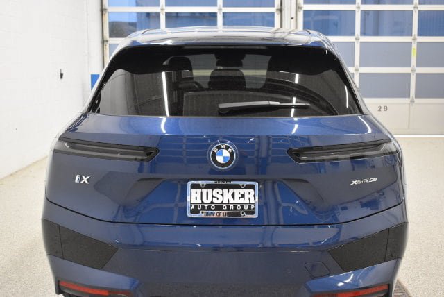 Used 2024 BMW iX xDrive50 w/ Sport Package AWD/4WD image 11