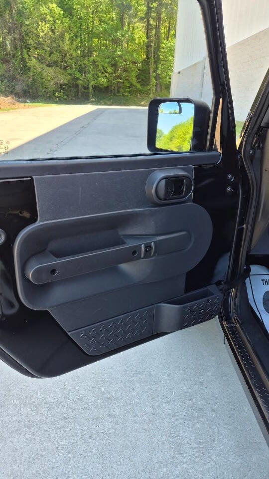 Used 2008 Jeep Wrangler Sahara w/ Dual Top Group AWD/4WD image 25