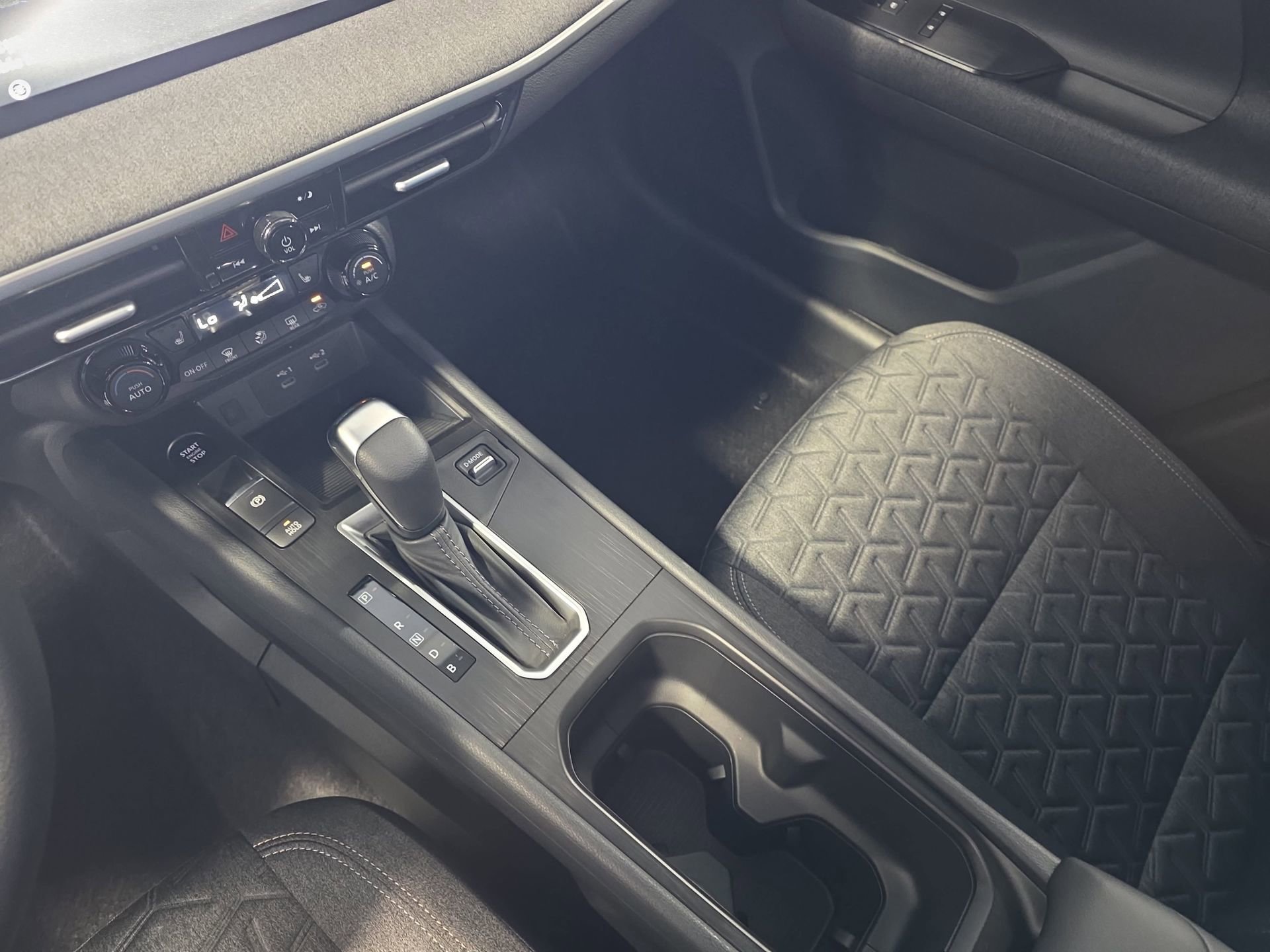New 2026 Nissan Kicks SV w/ SV Premium Package FWD image 25