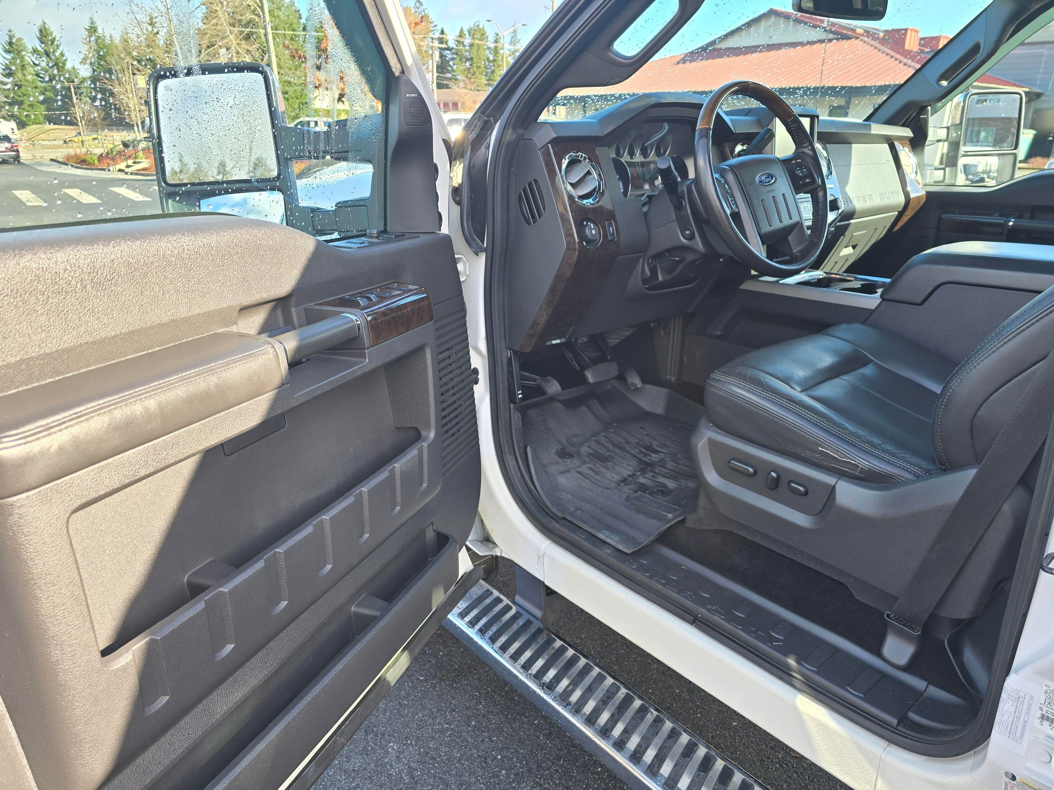 Used 2014 Ford F350 Platinum w/ Platinum Package image 29