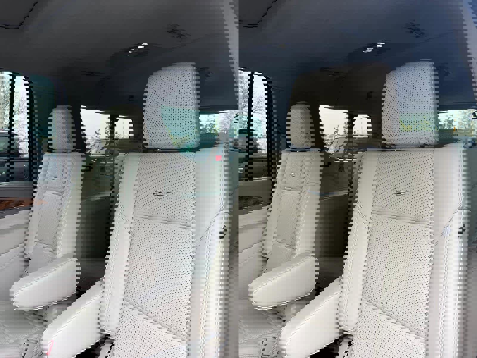 Certified 2024 Cadillac Escalade ESV Sport Platinum w/ LPO, ONYX Package image 31