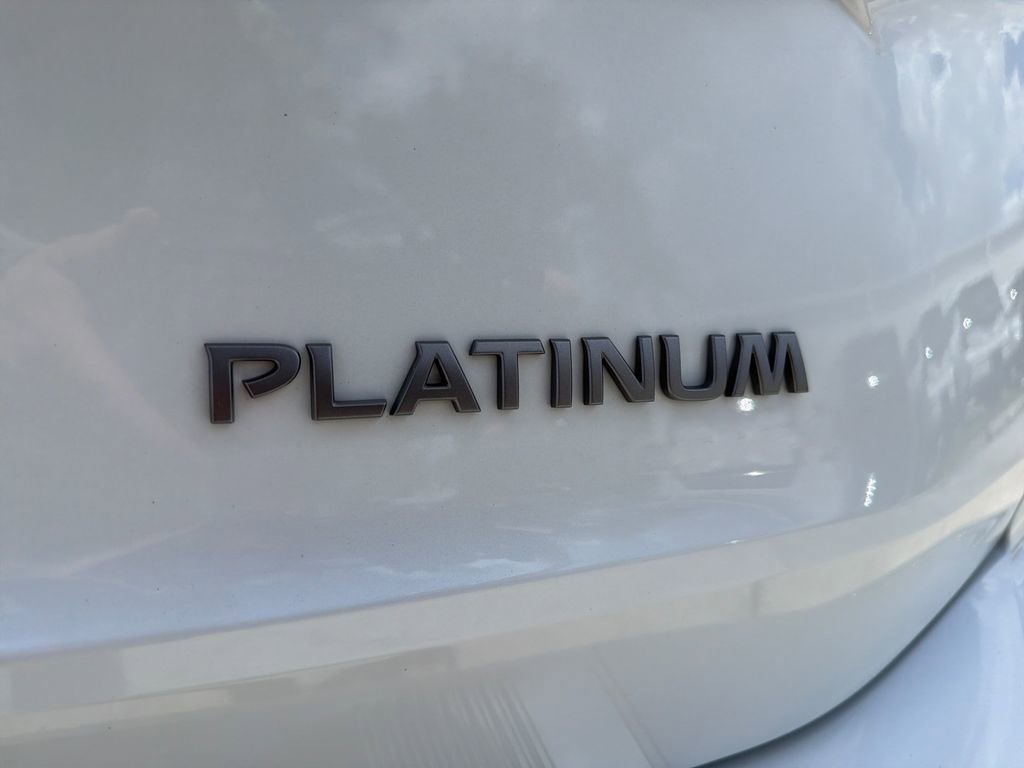 Used 2024 Nissan Rogue Platinum w/ Platinum Premium Package FWD image 15