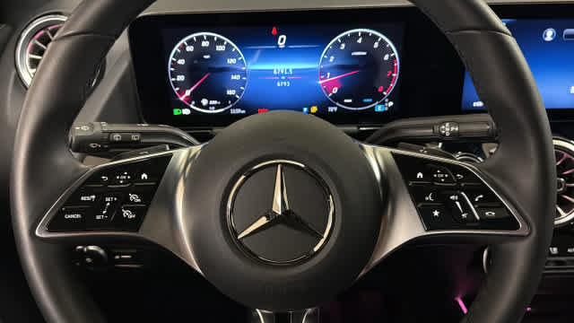 Used 2025 Mercedes-Benz GLA 250 4MATIC image 16