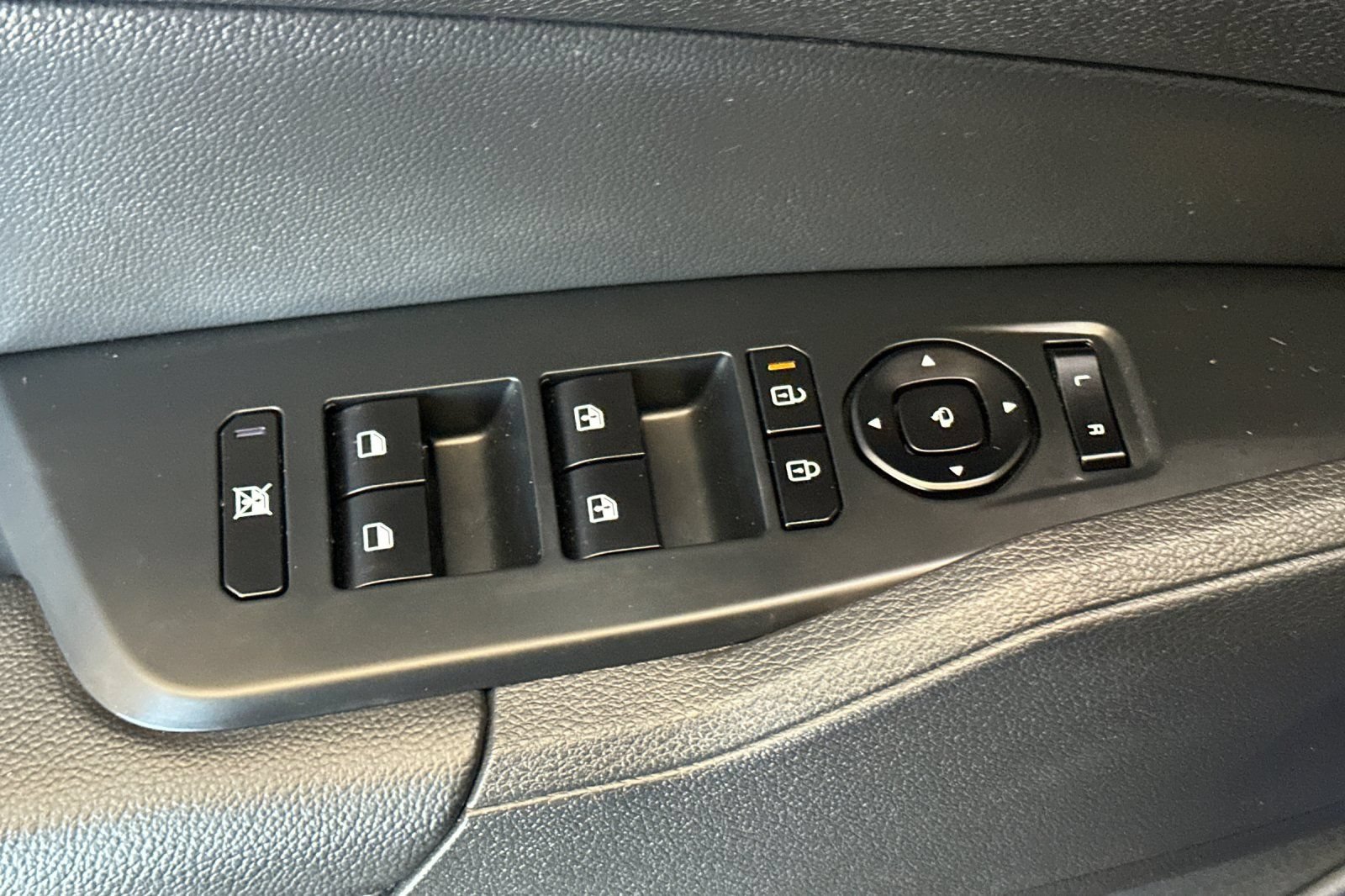 Certified 2026 Kia Sportage SX FWD image 12