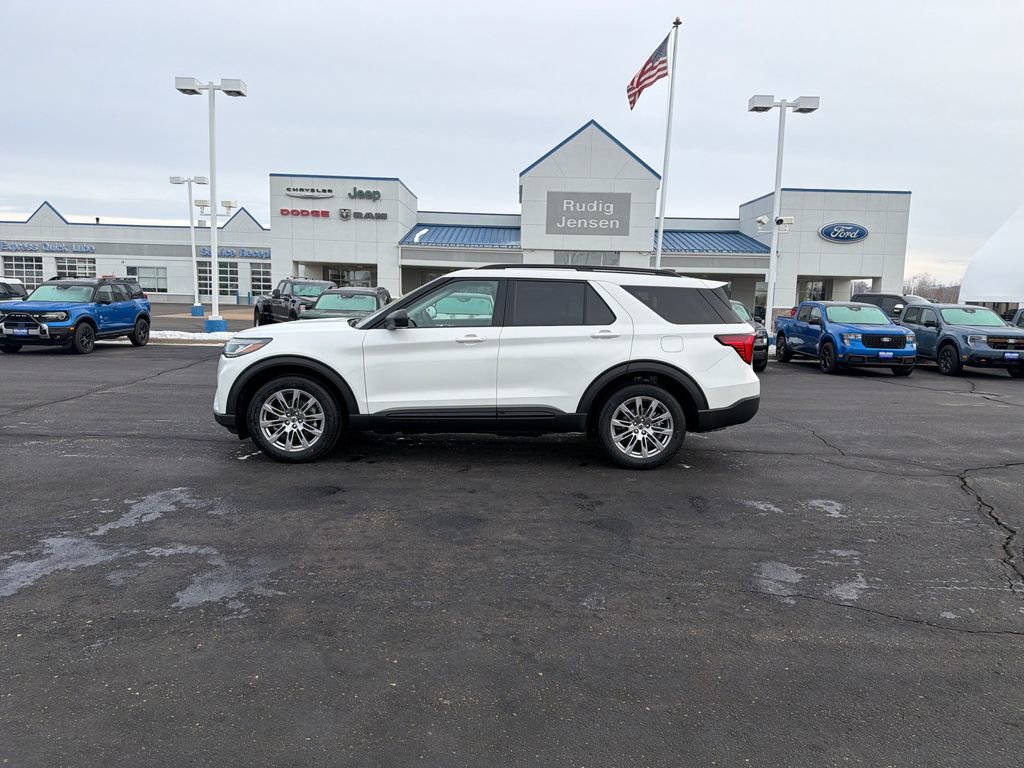 New 2026 Ford Explorer Active w/ Active Comfort Package image 2