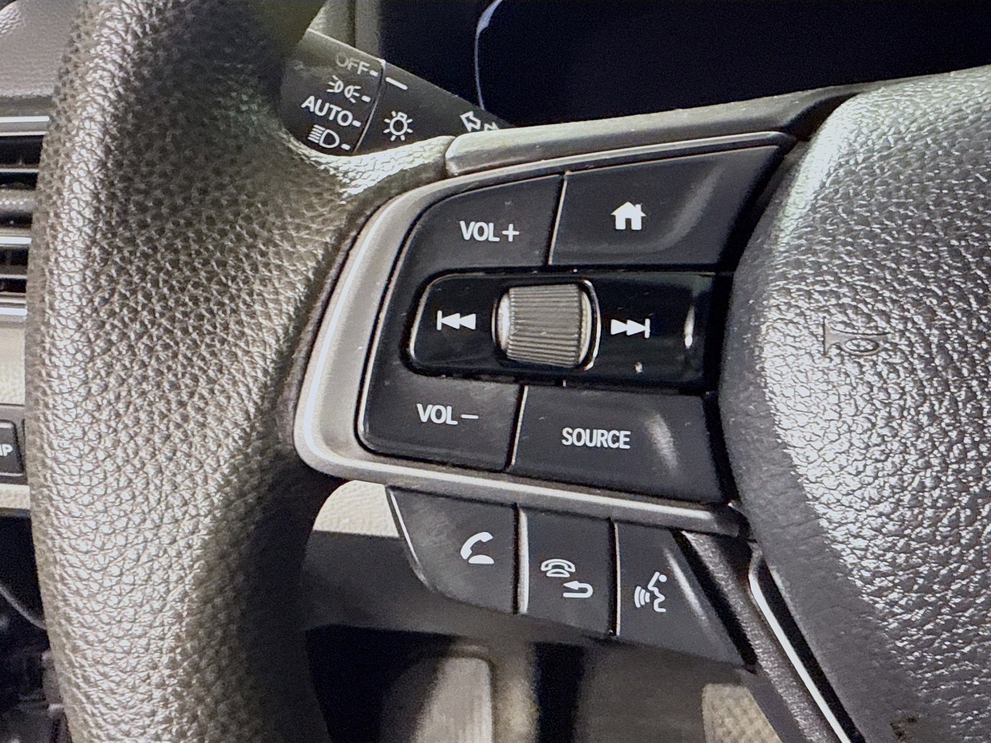 Used 2019 Honda Accord LX image 14