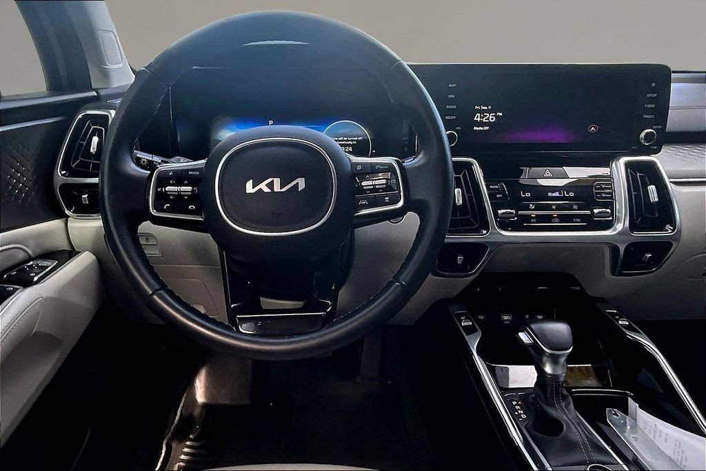Certified 2023 Kia Sorento SX AWD/4WD image 8