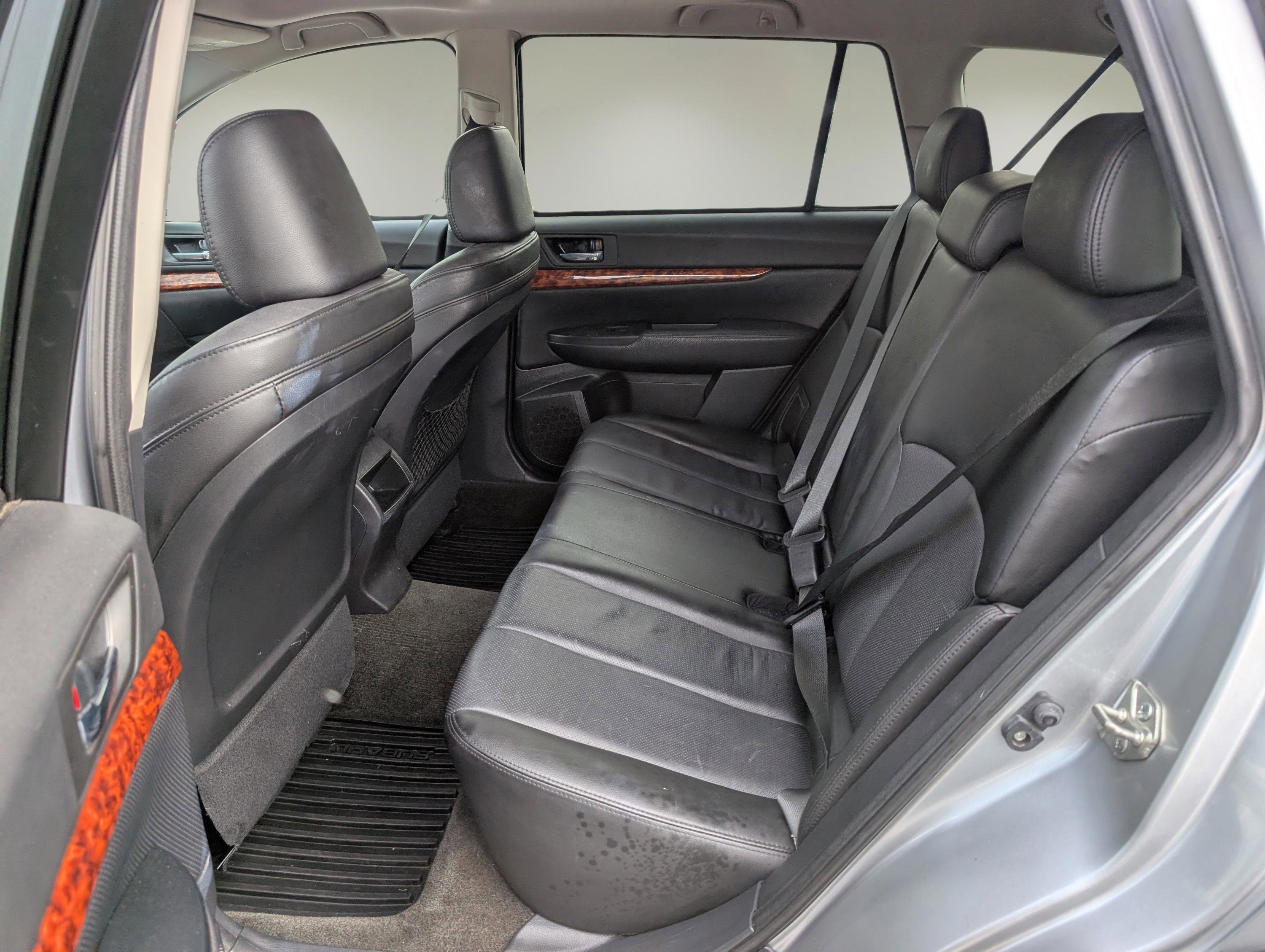 Used 2012 Subaru Outback 3.6R Limited w/ Moonroof Pkg image 11