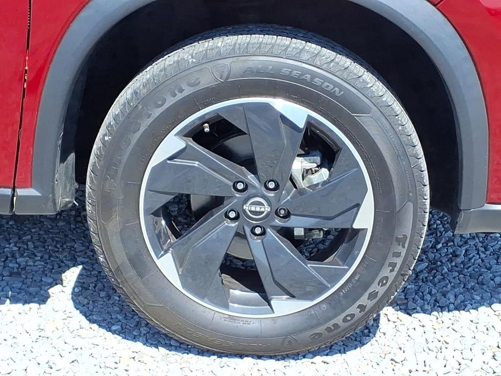 Used 2025 Nissan Rogue SV FWD image 10