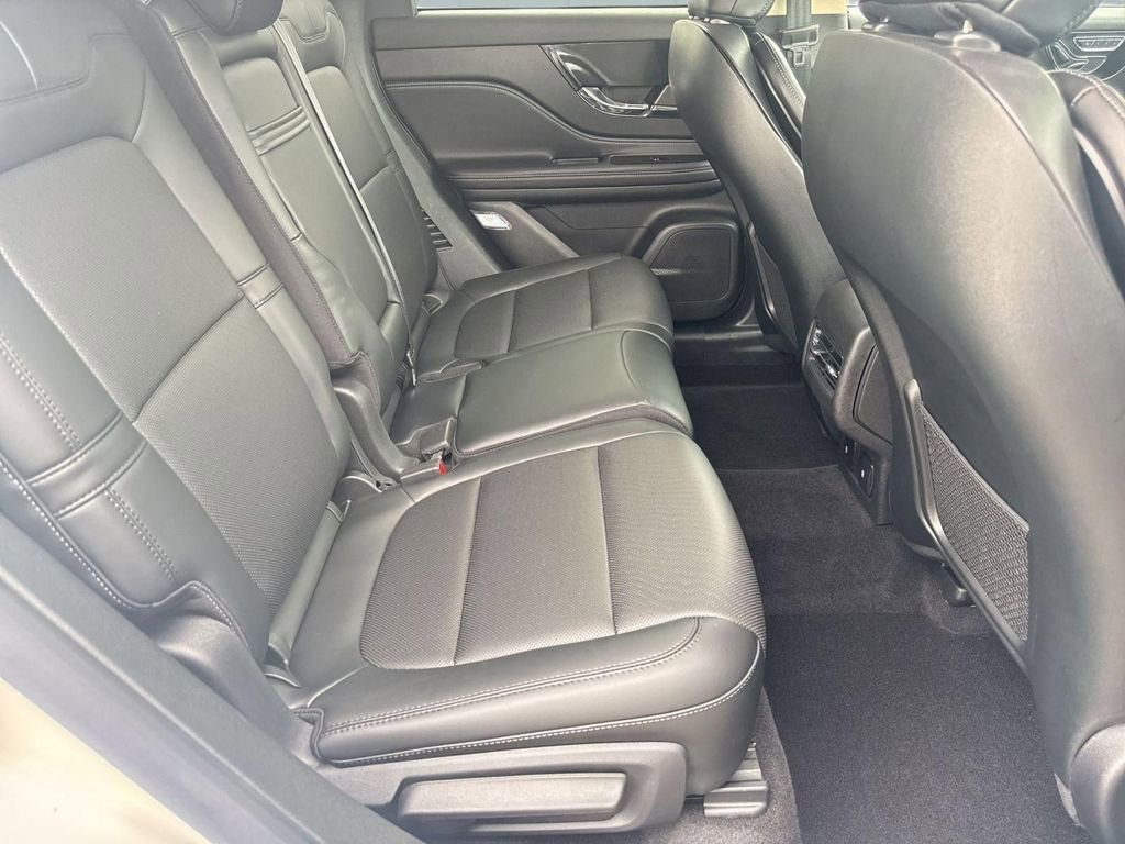 Used 2024 Lincoln Corsair AWD w/ Equipment Group 101A image 31