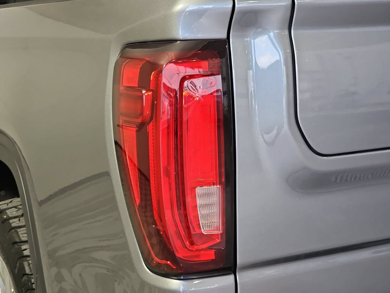 Used 2020 GMC Sierra 1500 Denali w/ Technology Package AWD/4WD image 29