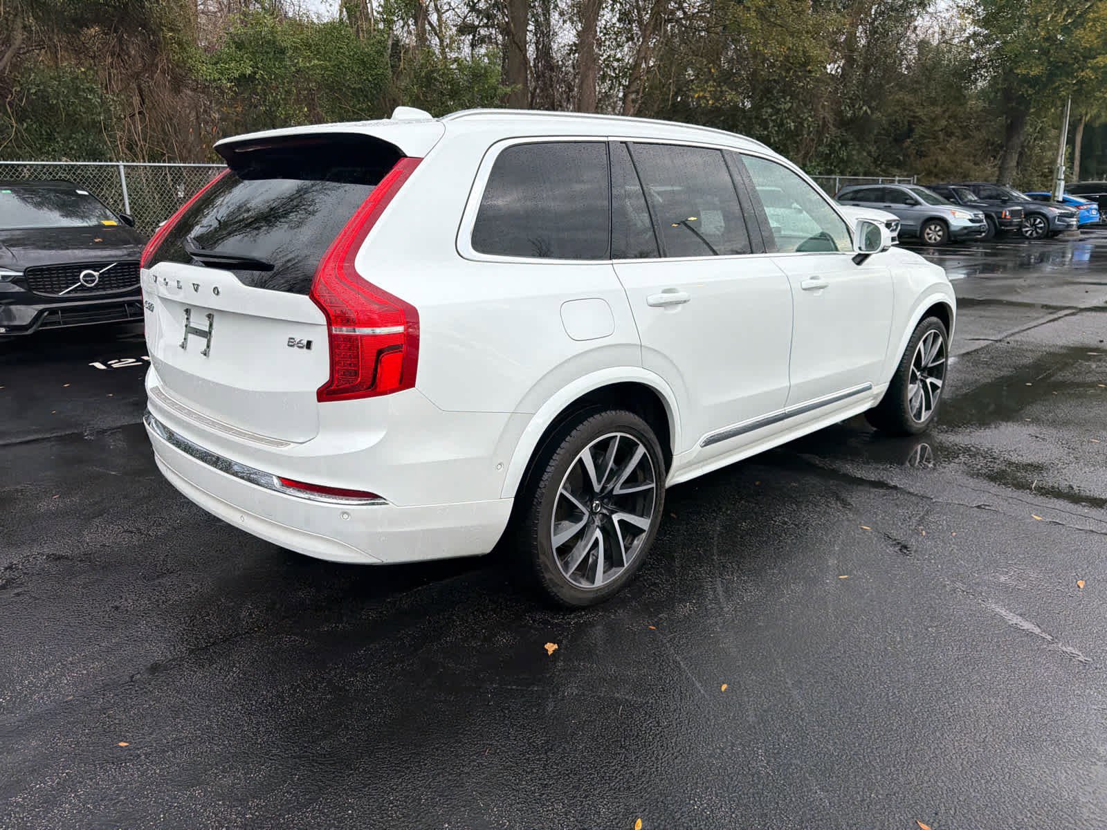 Certified 2024 Volvo XC90 B6 Plus w/ Protection Package Premier image 17